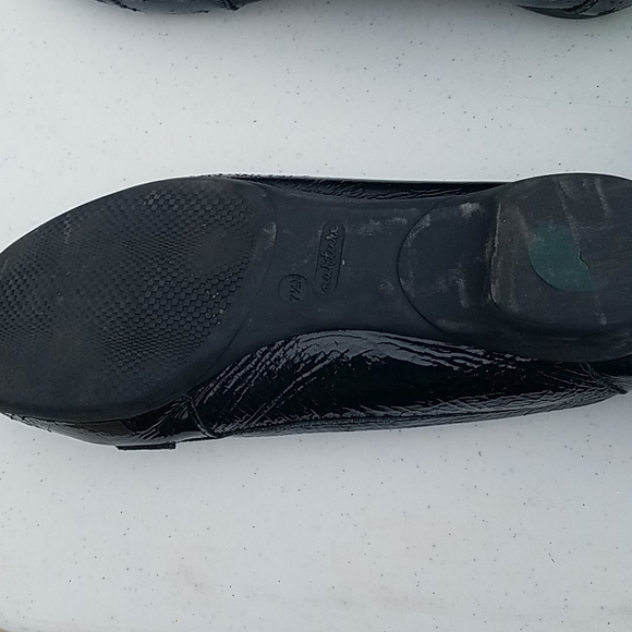 Shoes - Picture 5 of 8